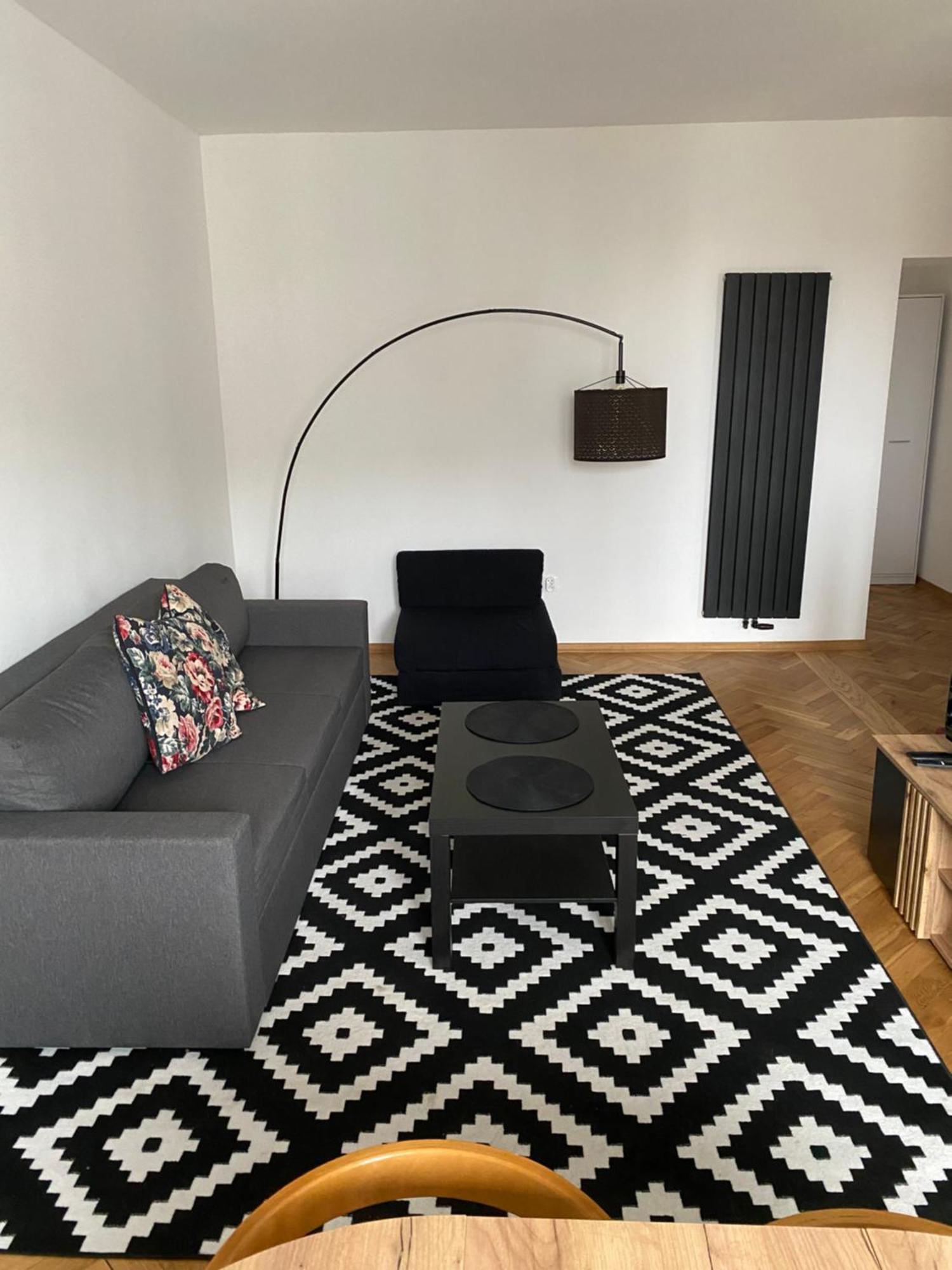 Ohmyhome - Plac Pieciu Rogow - Centrum Варшава Екстериор снимка